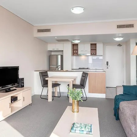 Oaks Brisbane On Charlotte Suites-3